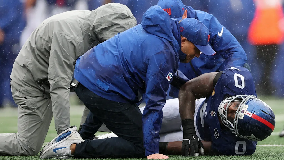 Brian Burns Believed To Have Torn ACL in Another Heavy Loss For Giants 
